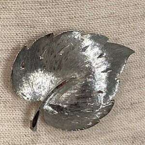 Louis Giusti Silver Textured Leaf Brooch Signed LG